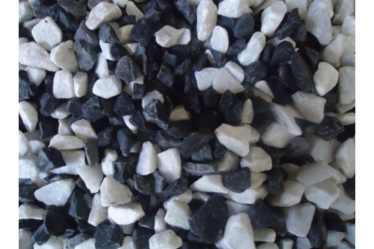 graviers noirs et blancs pour allée décorative