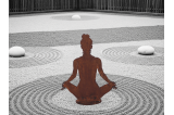 Figurine position yoga pour jardin zen