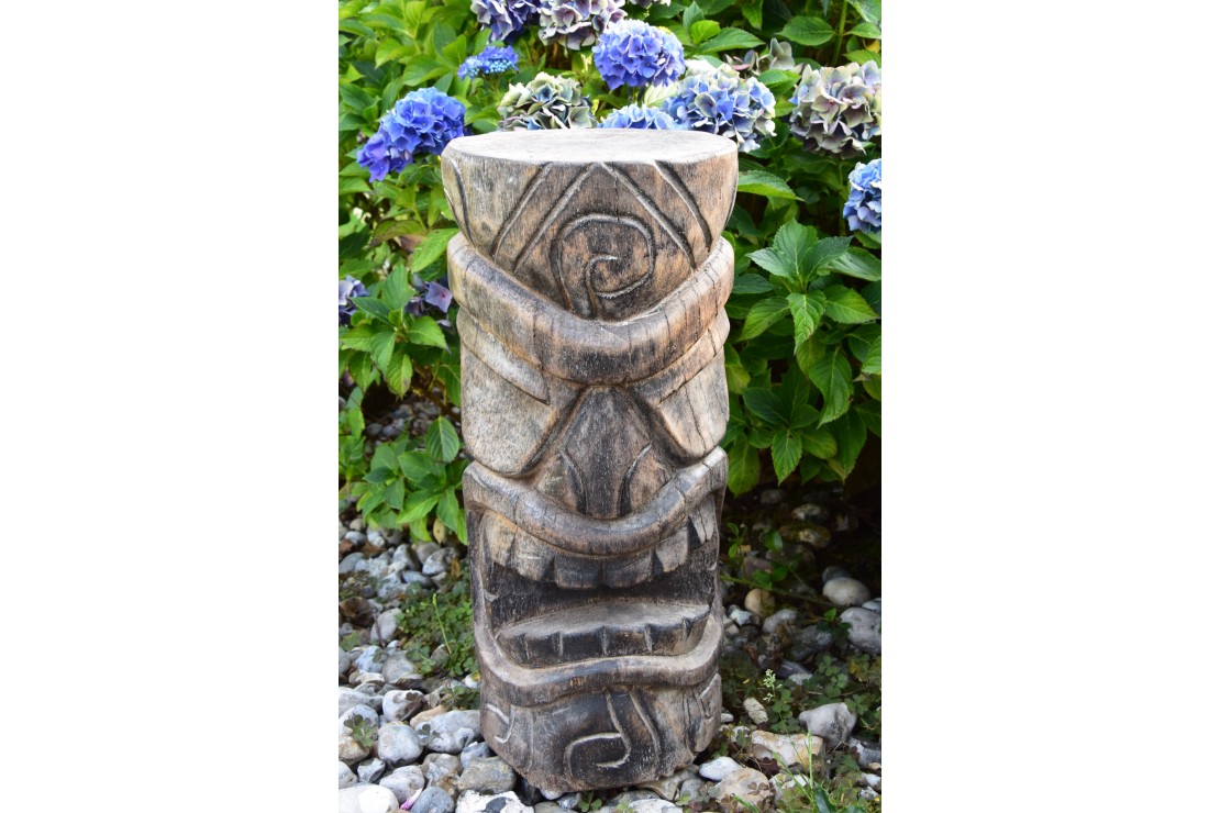 Totem tiki mauri pour la jardin