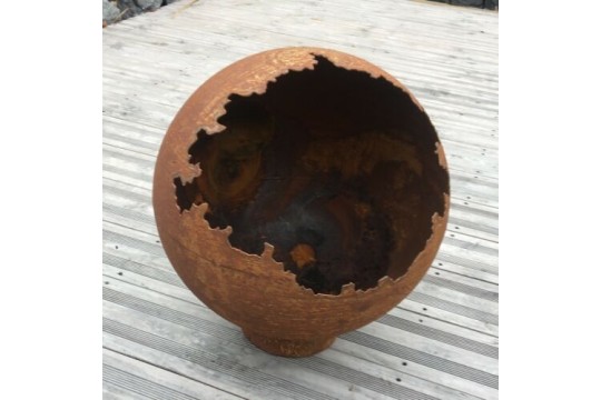 Sphère Acier Corten Ouverte Sur pied