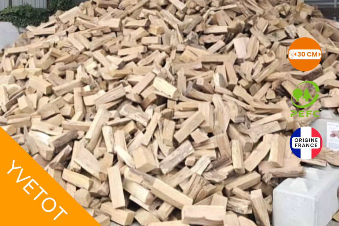 Bois de chauffage en buches de 30 cm.