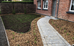 Création d'un massif avec paillage bois